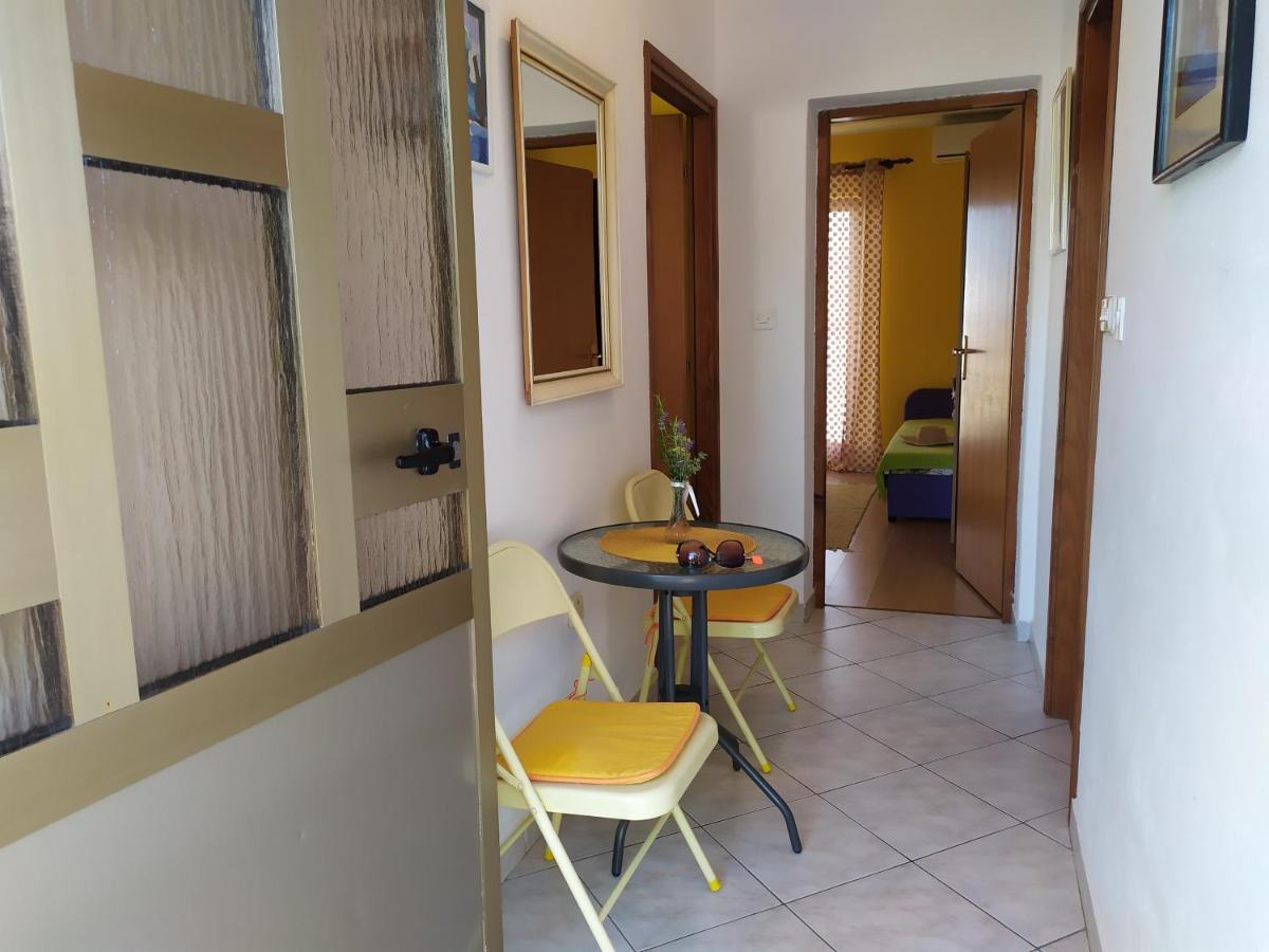 Cozy Apartments Danica Novalja With Terrace - First Floor ภายนอก รูปภาพ